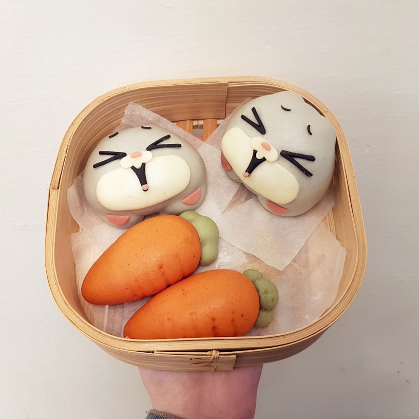 好想兔推出造型馒头,手工制作的「好想兔表情包包」,完全舍不得吃下肚