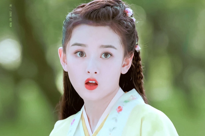 害的脸蛋,所以演傻白甜是真的甜,她在《夜天子》饰演的夏莹莹蠢萌天真