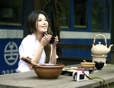 Hebe力讚新竹好山水：「來我家玩吧!」 