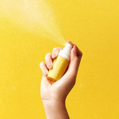 網評高回購「防曬噴霧」推薦：清爽不悶黏、油肌不長痘，一抹涼感能瞬間降溫！