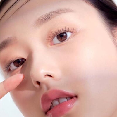 睫毛夾翹、整天不塌技巧！妝前這步很重要卻被忽略，這樣做避免睫毛一夾就亂、下午就塌