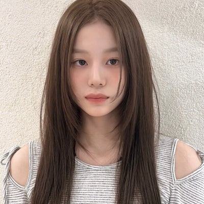 秋冬「榛果灰棕色」人氣飆升！10款顯白霧灰棕髮色範本，這款不用漂、褪色也好看