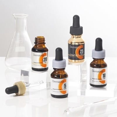 2026維他命C精華液推薦！功效、濃度、用法解析＋17款精華液推薦