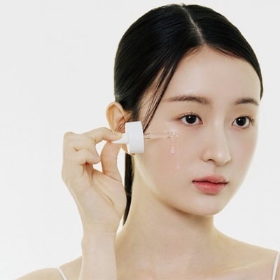 菸鹼醯胺精華液推薦15款！B3功效解析，改善毛孔、暗沉這樣挑！