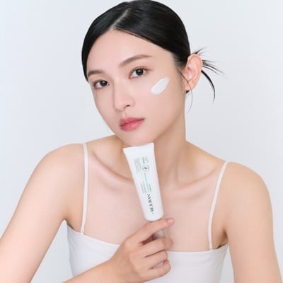 2026清爽防曬推薦！20款臉部&身體凝膠／精華，不黏不悶痘