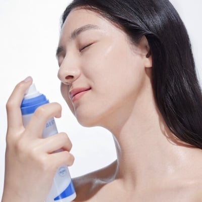 2026保濕噴霧推薦20款！Dcard好評冷氣房救星，妝前補水、飛機上都適用