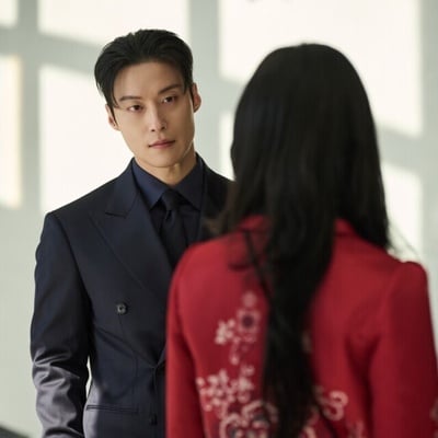 《我的王室死對頭》許楠儁10大「霸總語錄」：「準備遊樂園、無人機秀、一萬朵鮮花！」