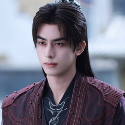 《野狗骨頭》宋威龍古裝沒肖戰百搭！9位「古裝、時裝都好看」陸劇男星！第9位天選古人