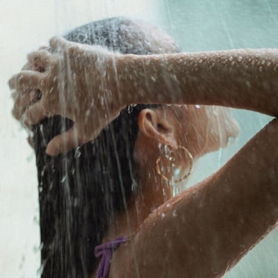 運動後不能馬上洗澡？小心血壓！專業醫師：一篇看懂原因、正確洗澡方式與沐浴乳推薦！