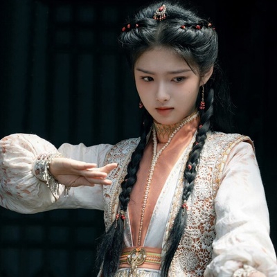 《雀骨》艾米4部待播陸劇：《烽影燃梅香》化身瘋批反派，下部要搭188公分人氣男神！