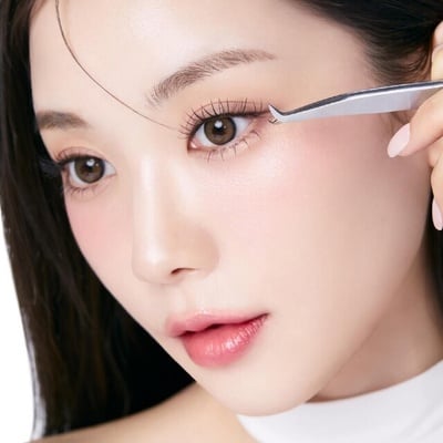 2026免膠假睫毛推薦！免膠假睫毛怎麼貼？新手貼法、持久技巧一次看
