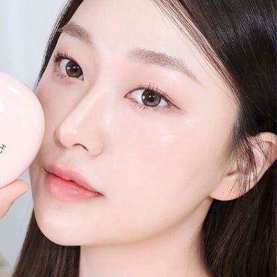 懶人「好氣色偽素顏」化妝技巧！黑眼圈、淚溝這樣遮，底妝乾淨漂亮，熬夜也有好氣色！