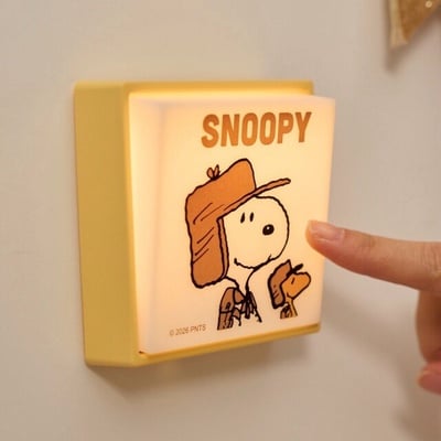 康是美「SNOOPY暖冬小日常」加價購！史努比開關造型夜燈、壓克力萬年曆等23款一次看