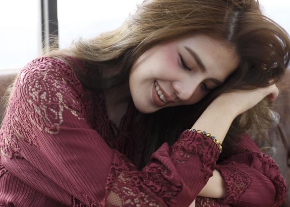 ​擦了那麼久的紅唇不膩嗎？ 美到爆棚「吃土色唇」刷屏