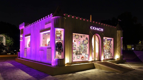 Disney X Coach華山快閃店 暗黑童話系城堡不拍怎麼可以!