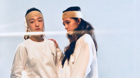 星二代歐陽娣娣、香奈兒合體拍Equal Ego畫報！一雙大長腿和鵝蛋臉根本雙胞胎
