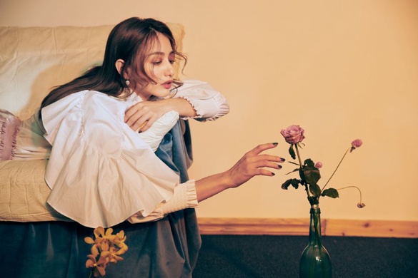 秋冬時髦搶先下注：霧茶色！三步驟打造「木玫瑰唇」