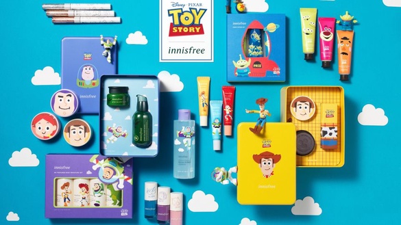 innisfree x 玩具總動員聯名美妝，2月滿額再送胡迪、巴斯光年聯名環保袋