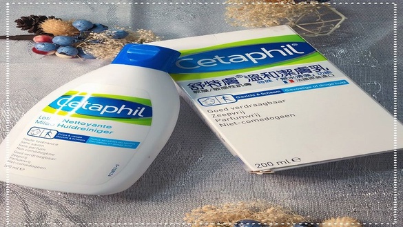 查查ChiaCha｜敏弱肌最愛 洗卸一次完成｜舒特膚溫和潔膚乳溫柔呵護肌膚 