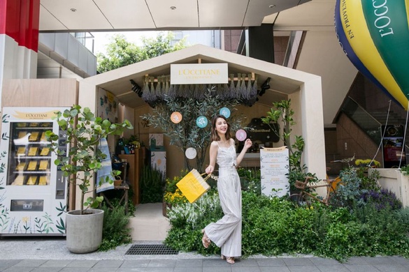 「L’OCCITANE普羅旺斯夏日花園」快趁周末衝一波快閃店，還有免費自動販賣機可以玩~