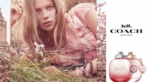 壞壞女孩Lexi Boling X COACH 嫣紅芙洛麗淡香精、玩味花香與茶香玫瑰風潮再起 ，完全就是夏天的味道！