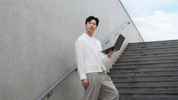 老魚與新世代AI筆電ASUS Zenbook S14的美力相遇!AI智能提升工作效率,輕鬆品味極簡生活