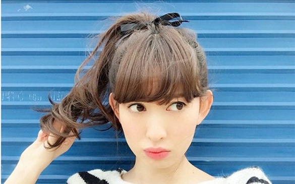 向「小嶋陽菜」學習超可愛的自拍技巧！