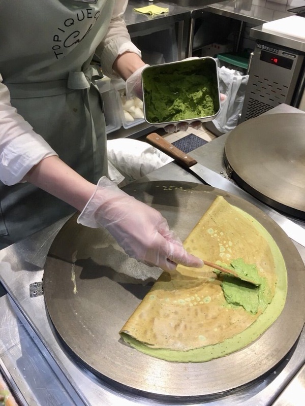 日本可麗餅名店gelato pique cafe推四款「抹茶季限定可麗餅」，還有蜷尾家期間限定新口味「斯里蘭卡霜淇淋」必吃！