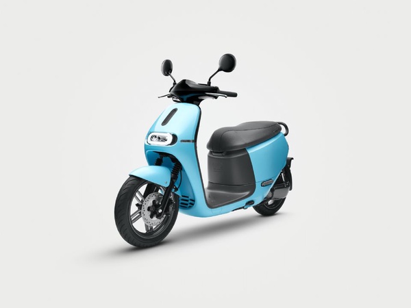 萊爾富推出限量百元「30周年禮物袋」，有機會得到TOYOTA、LV、iphone等多項大獎！