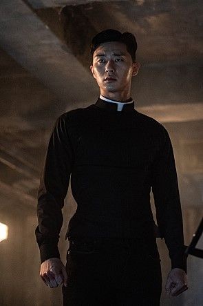 朴敘俊《驅魔使者》韓國上映首日觀影人次打敗《雞不可失》！化身格鬥冠軍首次搭檔禹棹奐挑戰驅魔題材！