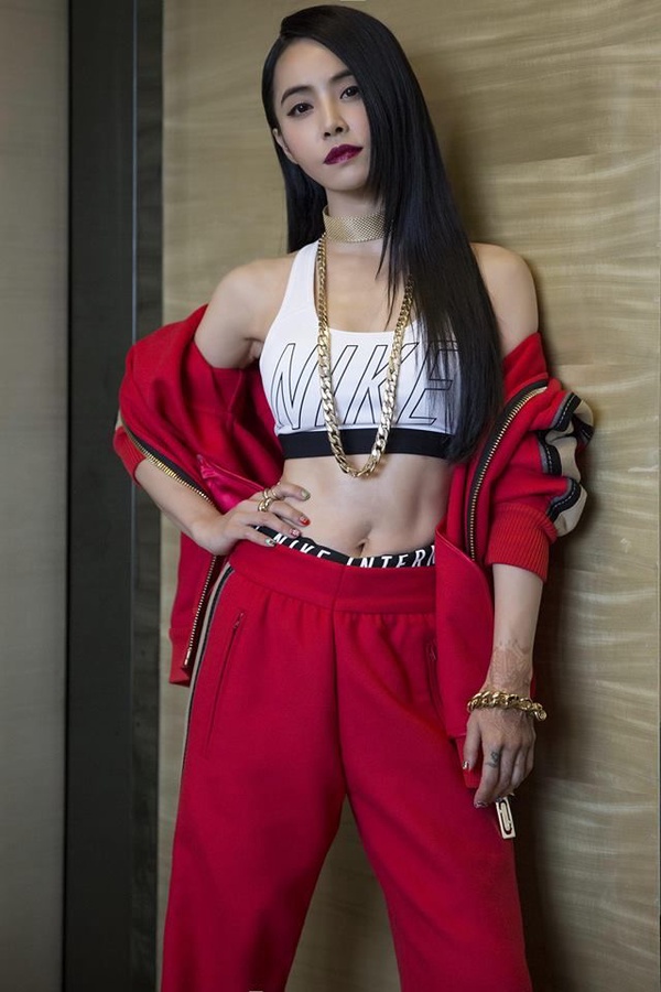 蔡依林《紅衣女孩》黑髮超清純！蔡依林詮釋短髮、中長髮、長髮，黑髮不沉重關鍵