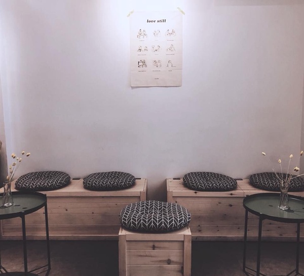 宜蘭羅東質感文青咖啡店「小揭商行」大推薦！每日手工製作甜點，還有完美拉花咖啡也是必點！