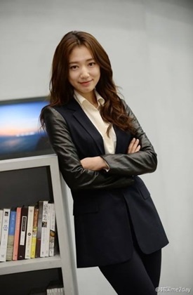 《日韓職場穿搭》搶搭最hito的女主角穿搭，絕不挫組！
