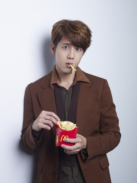 ​學明星絕招拍美食 不用再跪求朋友來按讚！
