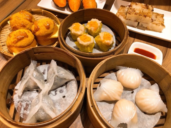 「點點心」x「大師兄銷魂麵舖」推點點心銷魂聯名套餐，招牌銷魂麵、豬仔流沙包讓你一次滿足！