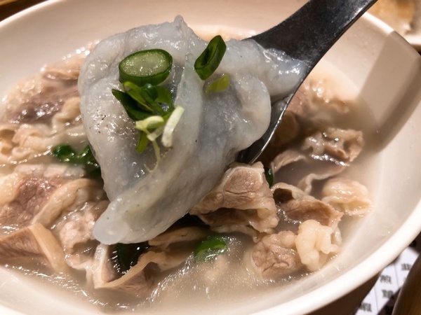 「點點心」x「大師兄銷魂麵舖」推點點心銷魂聯名套餐，招牌銷魂麵、豬仔流沙包讓你一次滿足！