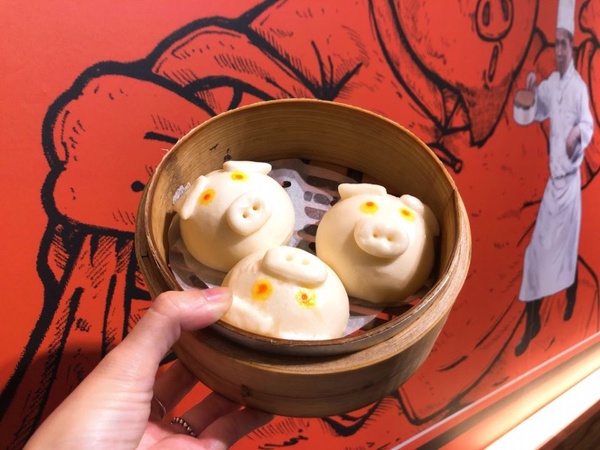 「點點心」x「大師兄銷魂麵舖」推點點心銷魂聯名套餐，招牌銷魂麵、豬仔流沙包讓你一次滿足！