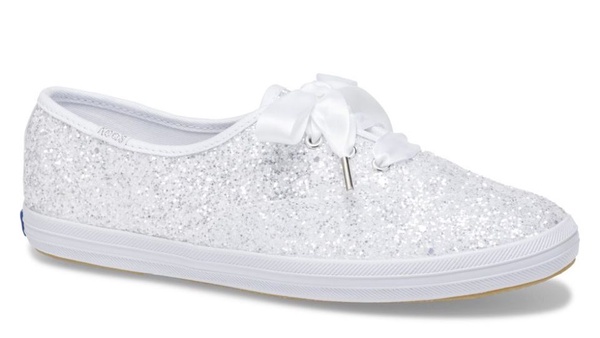 「Keds Ｘ Kate Spade」聯名婚嫁鞋款超夢幻！緞帶玫瑰金、象牙白穿上腳立馬仙氣破表！