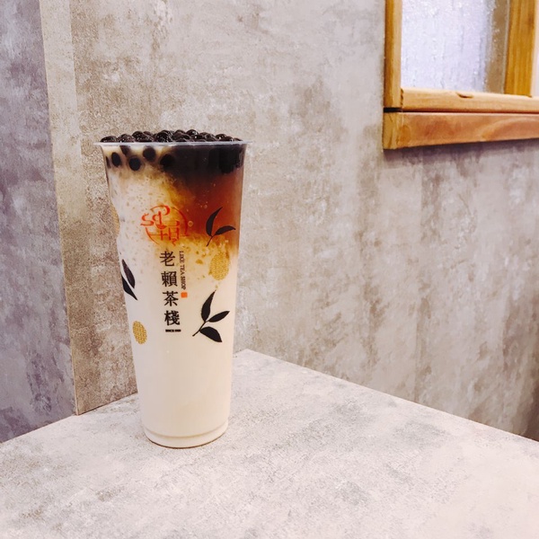 台中知名「老賴茶棧」台北也喝得到了！招牌奶茶、豆香紅茶、黑糖珍珠都是老賴茶棧必點