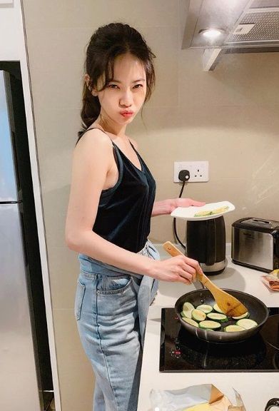 曾之喬胸型超美！親授胸型不外擴、不下垂方法，2日常動作改善超大