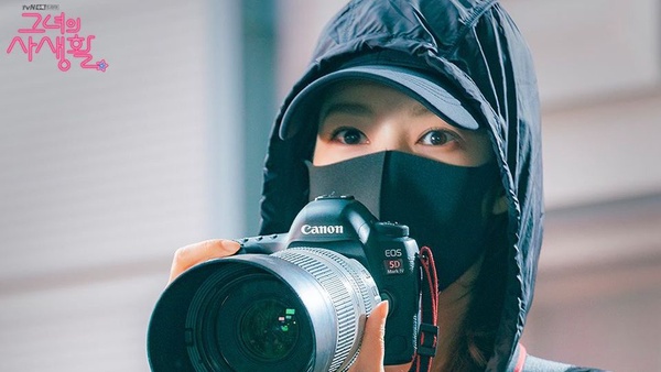 《她的私生活》3、4集朴敏英和金材昱壁咚吻！？第6集開始進入「成人浪漫史」