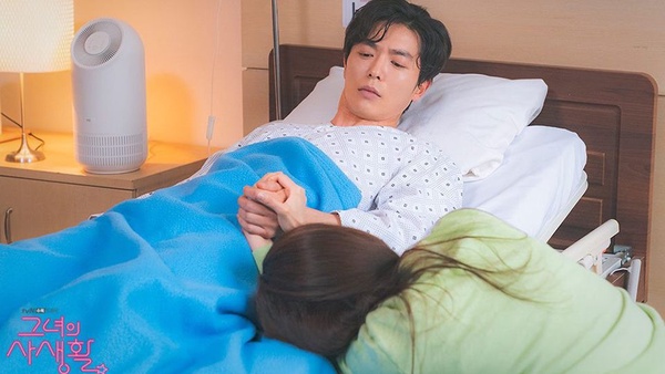 《她的私生活》3、4集朴敏英和金材昱壁咚吻！？第6集開始進入「成人浪漫史」