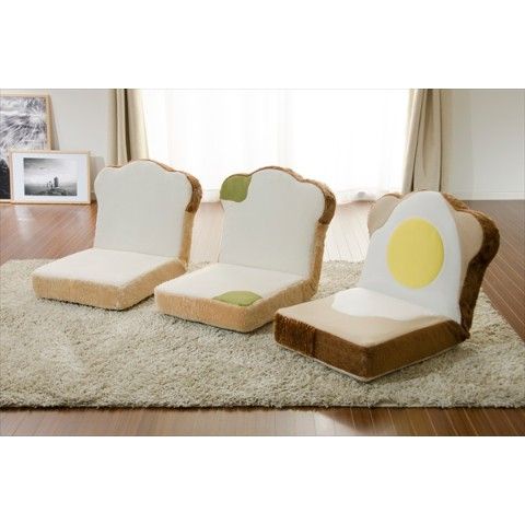 日本雜貨品牌推出「早餐系列」家居用品，吐司坐墊、荷包蛋毯子，讓人想窩在家一整天！