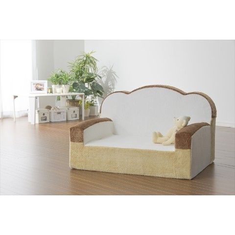 日本雜貨品牌推出「早餐系列」家居用品，吐司坐墊、荷包蛋毯子，讓人想窩在家一整天！