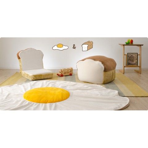 日本雜貨品牌推出「早餐系列」家居用品，吐司坐墊、荷包蛋毯子，讓人想窩在家一整天！