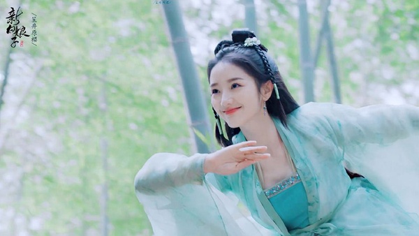《新白娘子傳奇》小青蛇美成仙！肖燕也是《招搖》琴芷嫣，16張古裝美照合集