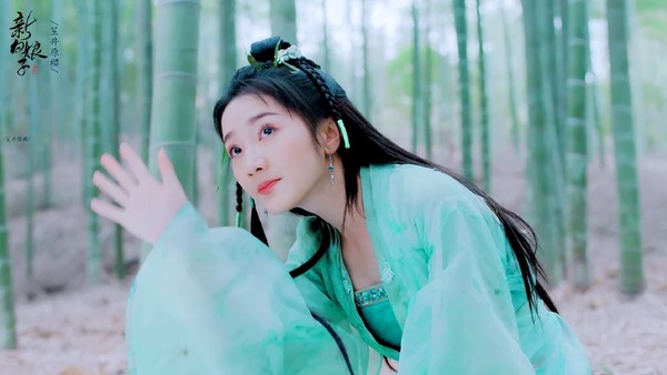 《新白娘子傳奇》小青蛇美成仙！肖燕也是《招搖》琴芷嫣，16張古裝美照合集