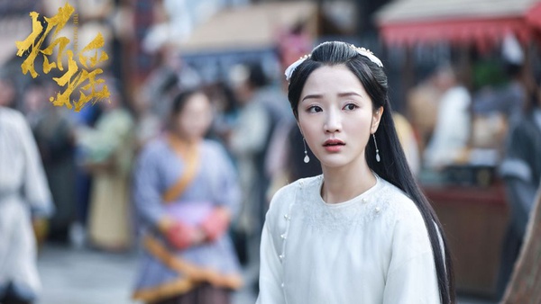 《新白娘子傳奇》小青蛇美成仙！肖燕也是《招搖》琴芷嫣，16張古裝美照合集