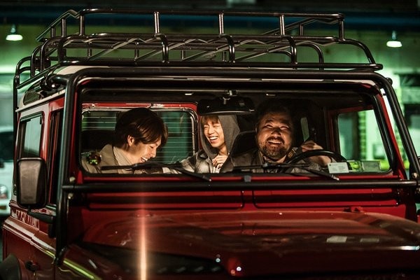 三男神同台！李敏鎬、金秀賢力挺金宇彬濕身秀肌肉