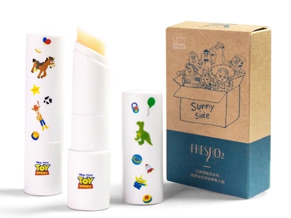 DHC x 「迪士尼明星」超萌聯名！米奇、米妮、唐老鴨躍上經典純橄護唇膏，還有更多迪士尼聯名彩妝今年必收～